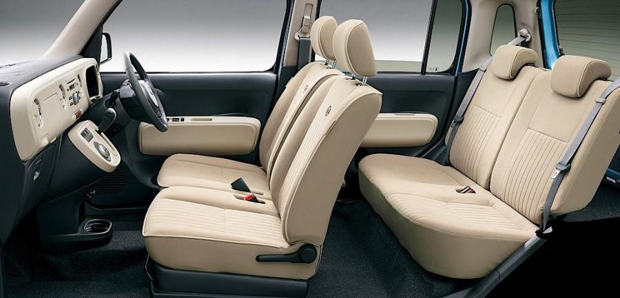  Daihatsu Mira Cocoa 2010 года  (фото 2 из 20)